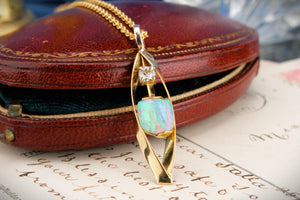 ANTIQUE c1920 DIAMOND & OPAL PENDANT ON 9ct YELLOW GOLD