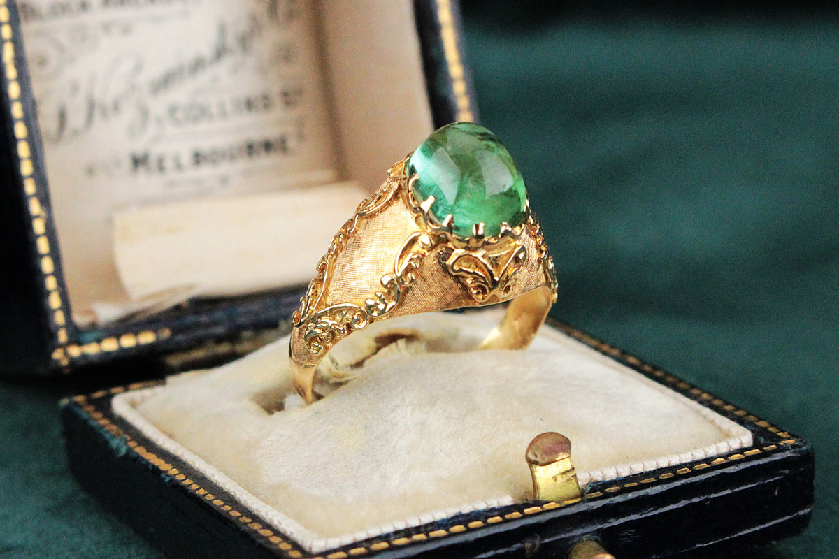 VINTAGE 18ct YELLOW GOLD CABOCHON EMERALD RING
