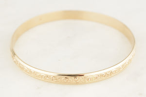 MODERN 20.16g ETCHED BANGLE 9ct GOLD