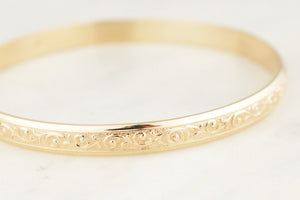 MODERN 20.16g ETCHED BANGLE 9ct GOLD