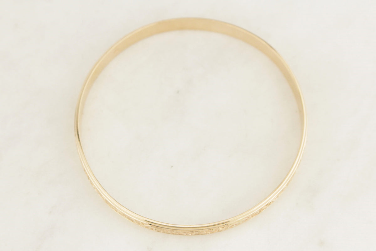 MODERN 20.16g ETCHED BANGLE 9ct GOLD