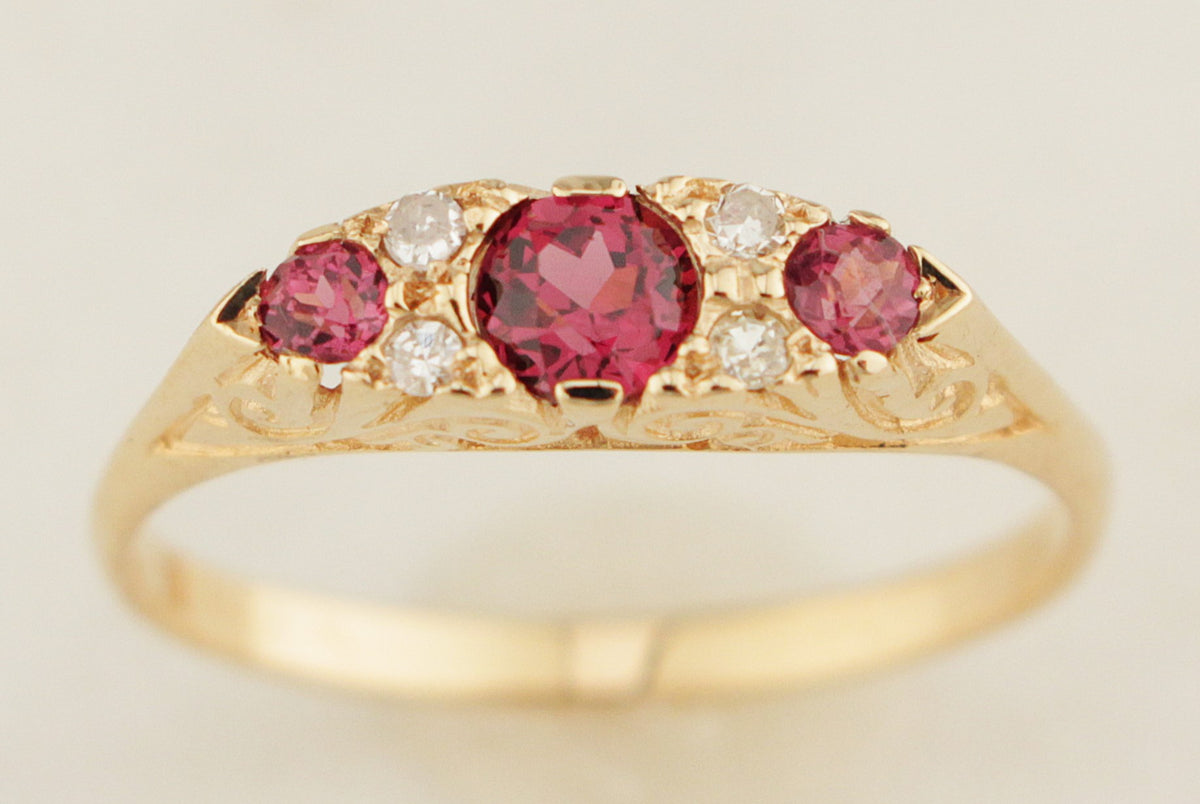 ANTIQUE EDWARDIAN c1910 GARNET & DIAMOND RING 9ct GOLD