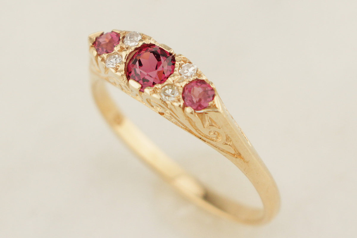 ANTIQUE EDWARDIAN c1910 GARNET & DIAMOND RING 9ct GOLD