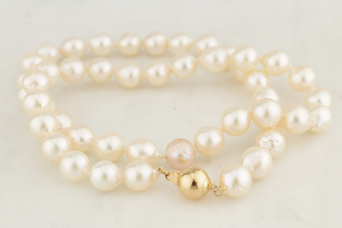 VINTAGE ESTATE SINGLE STRAND FRESH WATER PEARL NECKLACE 14ct GOLD CLASP