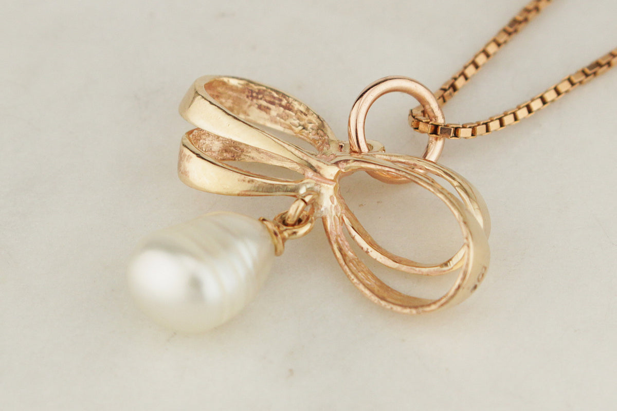 ANTIQUE c1920 SEMI-BAROQUE PEARL BOW PENDANT 9ct GOLD