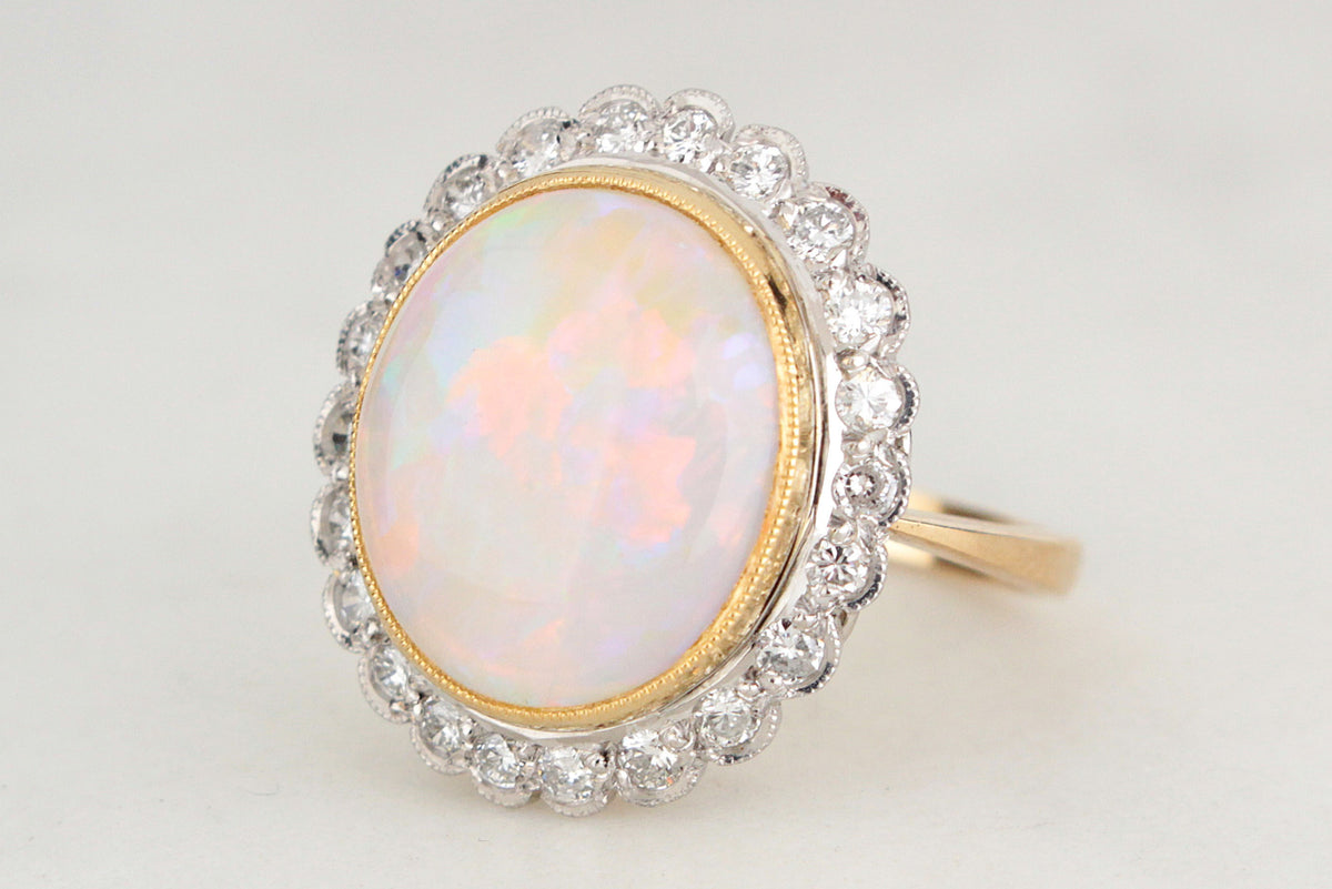 VINTAGE c1930/40 SOLID OPAL &amp; DIAMOND RING 18ct GOLD