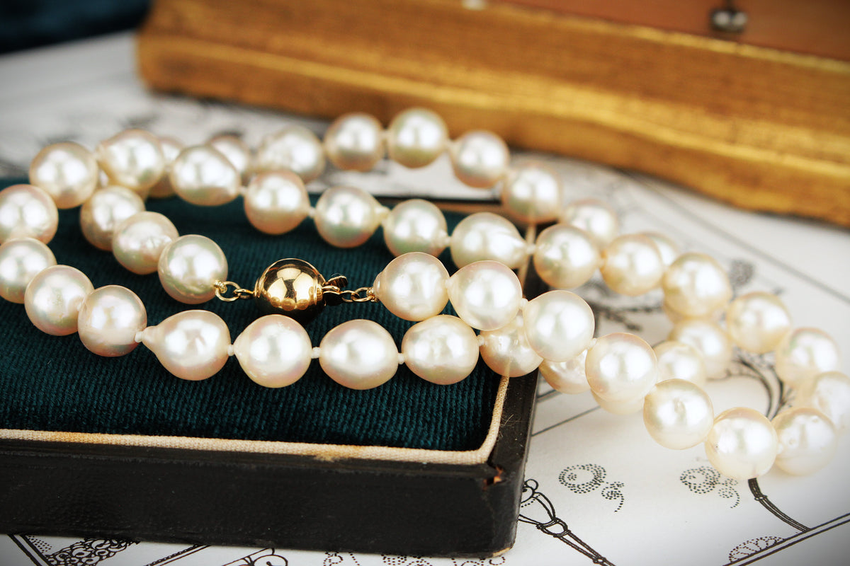VINTAGE ESTATE SINGLE STRAND FRESH WATER PEARL NECKLACE 14ct GOLD CLASP