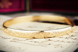 MODERN 20.16g ETCHED BANGLE 9ct GOLD