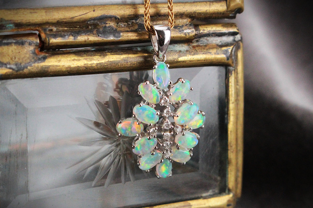 RETRO OPAL &amp; DIAMOND PENDANT 18ct GOLD