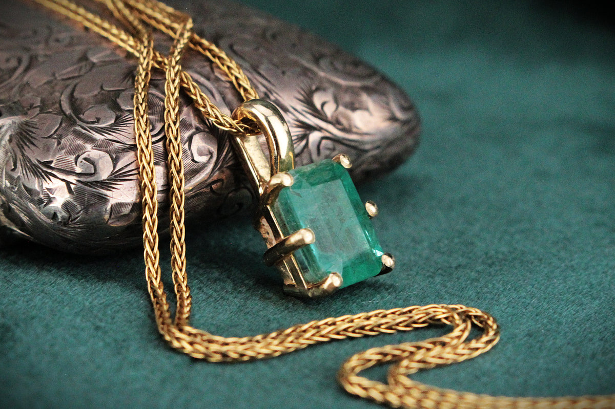 BESPOKE 2.75ct EMERALD PENDANT 10ct GOLD