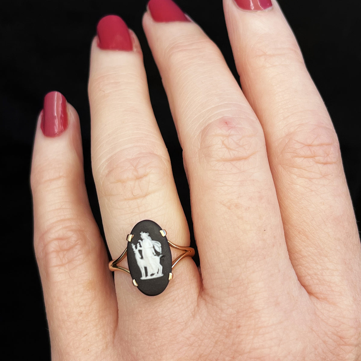 ANTIQUE EDWARDIAN c1910 DIANA THE HUNTRESS WEDGWOOD RING 9ct GOLD