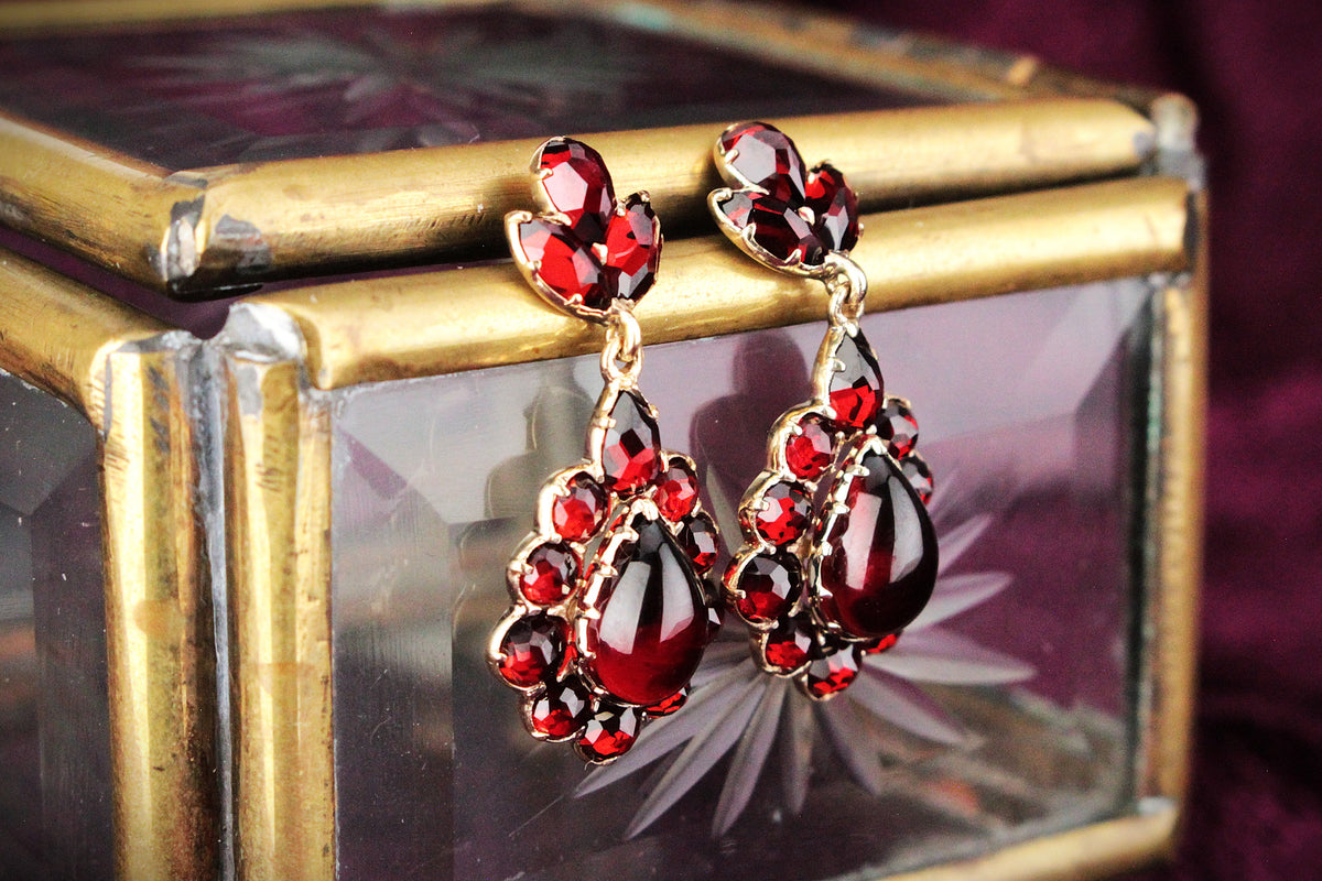 VINTAGE GARNET DROP EARRINGS 9ct GOLD