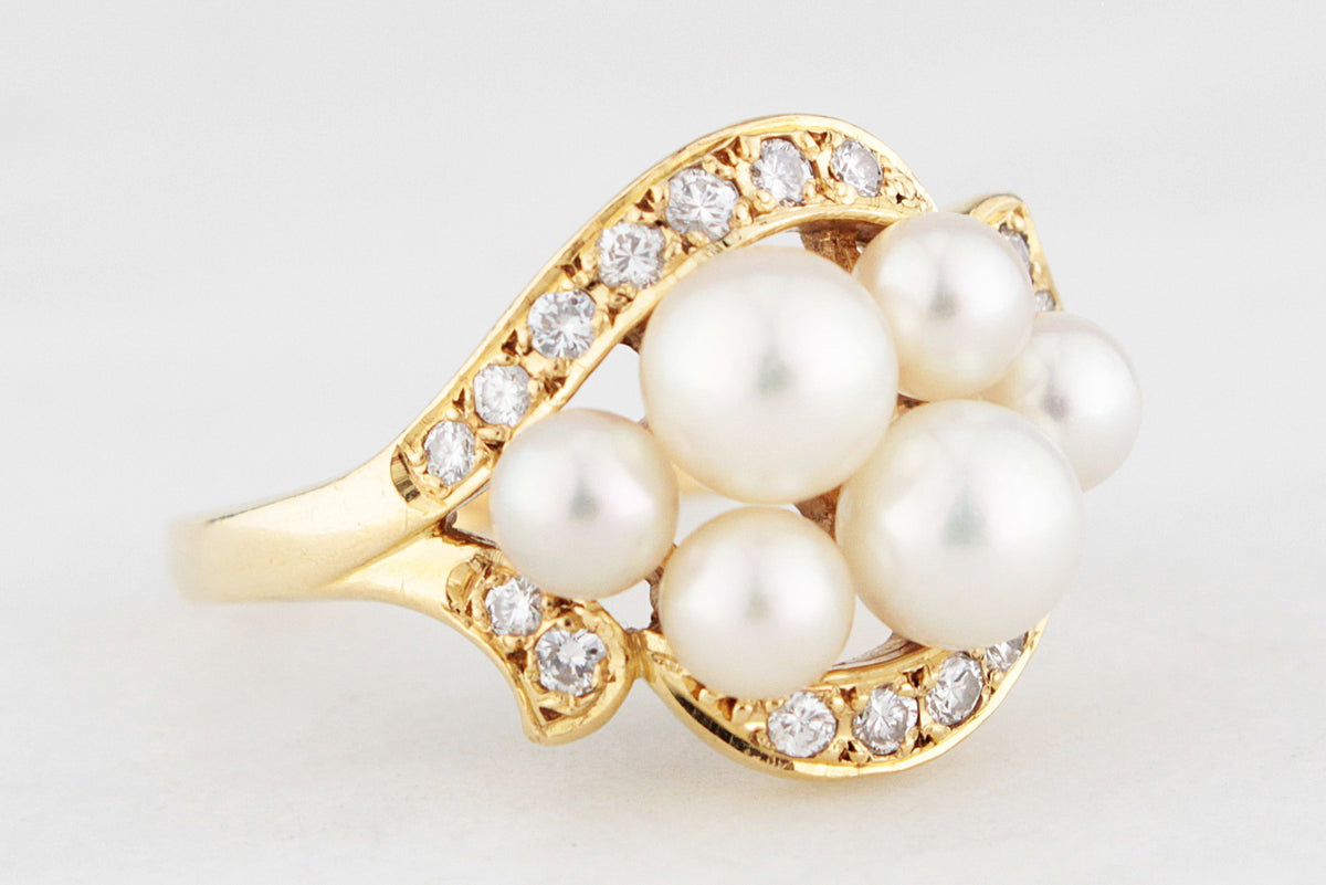 CONTEMPORARY DIAMOND &amp; PEARL RING 18ct GOLD