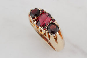 VINTAGE ESTATE GARNET RING ON 9ct YELLOW GOLD