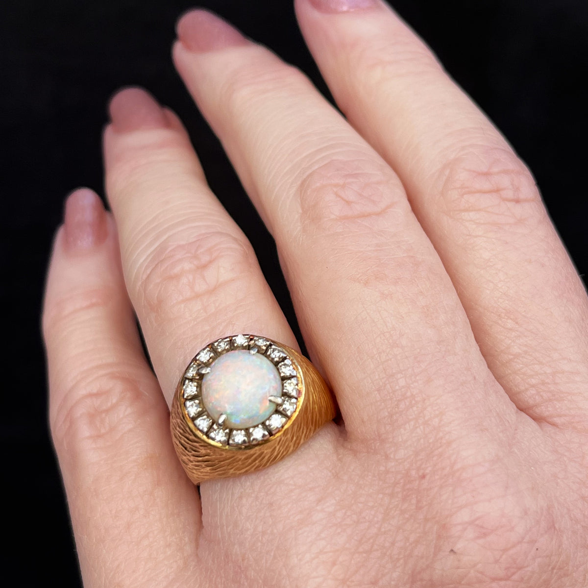 VINTAGE SOLID OPAL &amp; DIAMOND RING 18ct GOLD