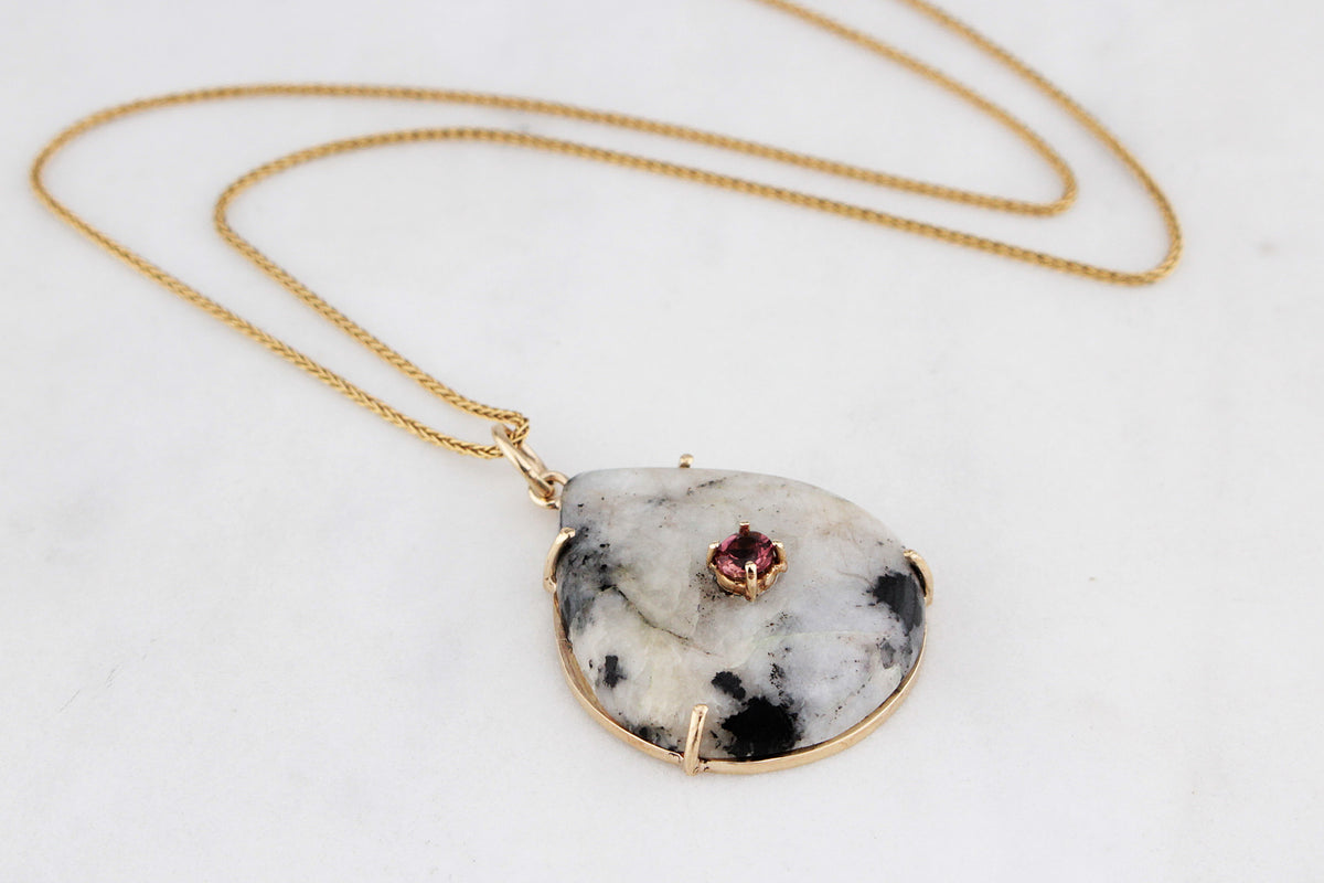 BESPOKE WHITE MOSS AGATE &amp; PINK SAPPHIRE PENDANT 9ct GOLD