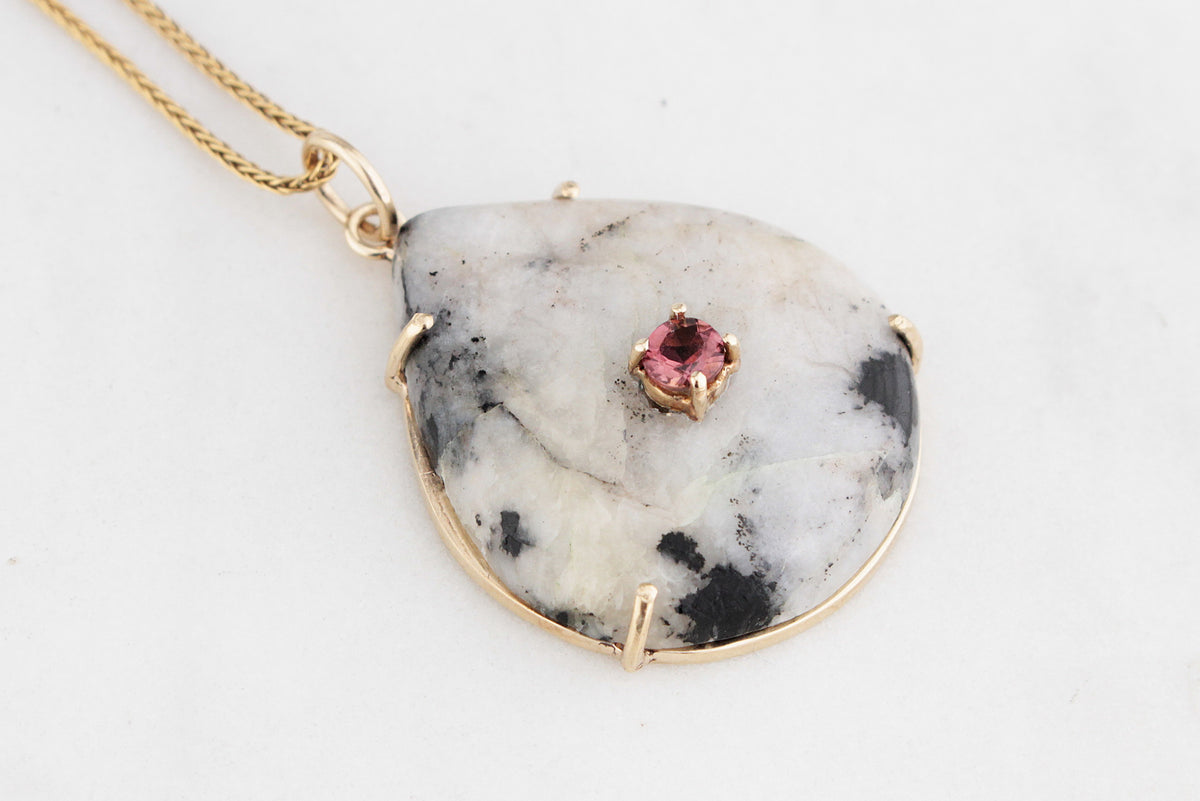 BESPOKE WHITE MOSS AGATE &amp; PINK SAPPHIRE PENDANT 9ct GOLD