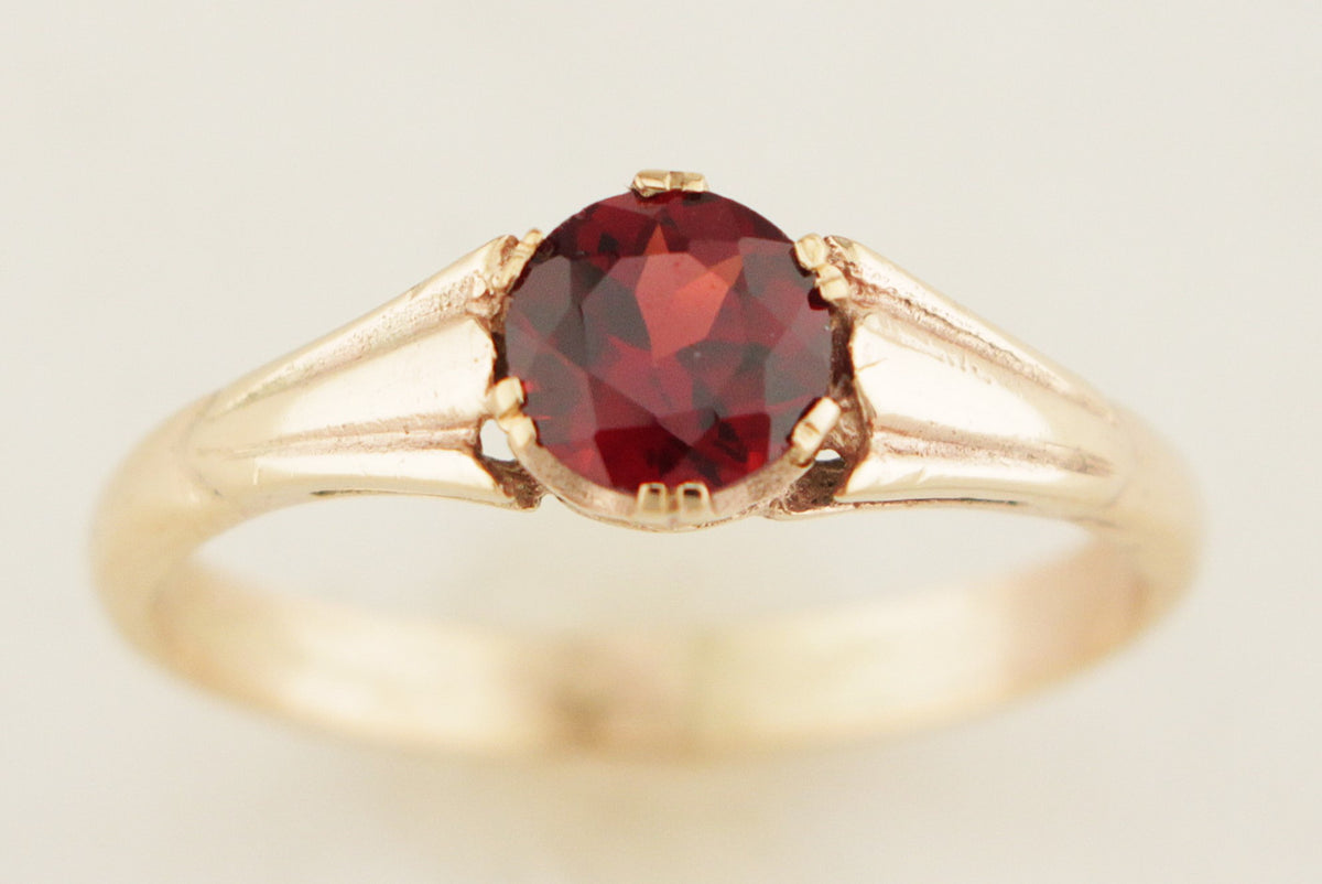 ANTIQUE EDWARDIAN c1910 GARNET SOLITAIRE RING 9ct GOLD