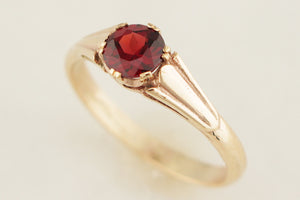 ANTIQUE EDWARDIAN c1910 GARNET SOLITAIRE RING 9ct GOLD