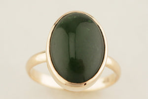 VINTAGE MID CENTURY c1970 NEPHRITE JADE RING 9ct GOLD