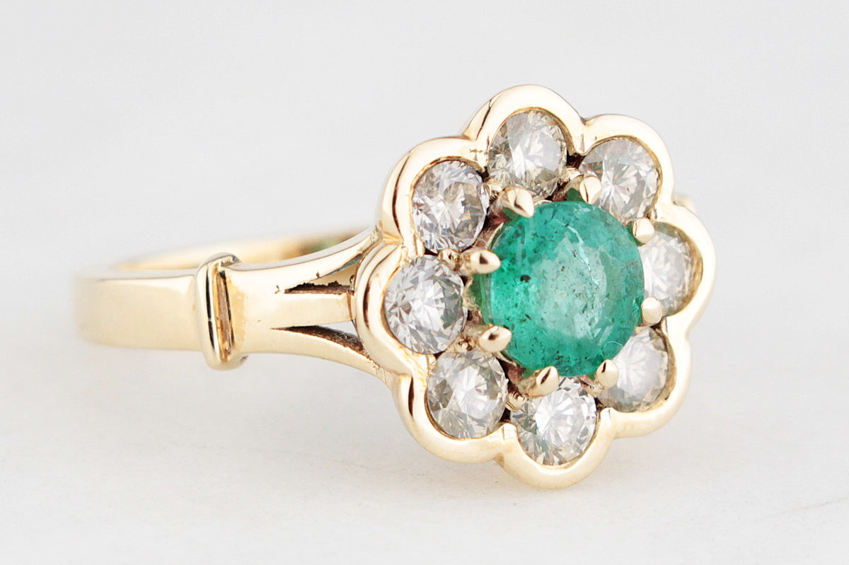 EMERALD &amp; DIAMOND CLUSTER RING 14ct GOLD