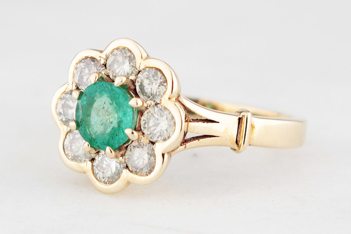 EMERALD &amp; DIAMOND CLUSTER RING 14ct GOLD