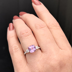 CONTEMPORARY 2.78ct KUNZITE & DIAMOND RING ON 14ct WHITE GOLD