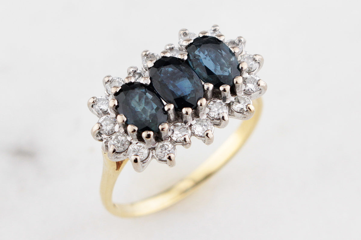 RETRO 1987 SAPPHIRE &amp; DIAMOND RING 18ct GOLD