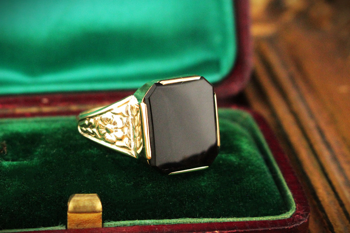 VINTAGE c1950 ONYX RING 9ct YELLOW GOLD