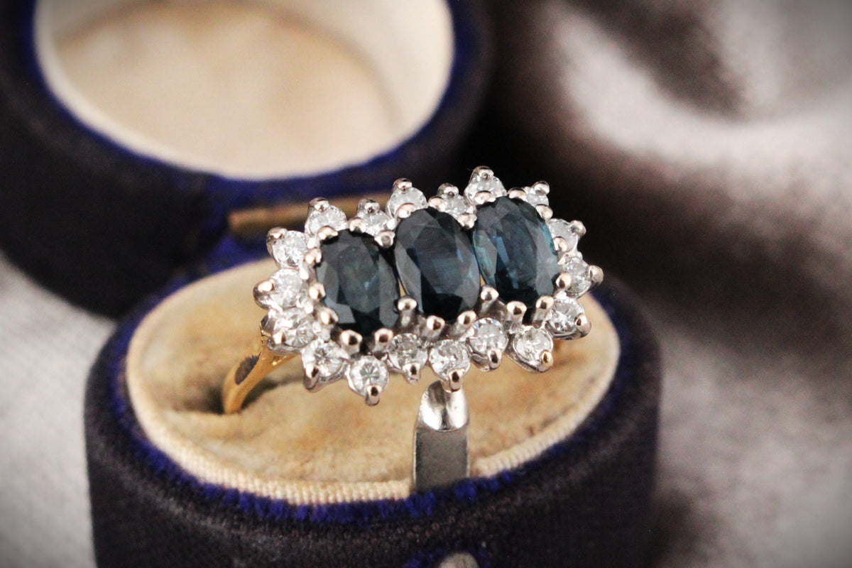 RETRO 1987 SAPPHIRE &amp; DIAMOND RING 18ct GOLD