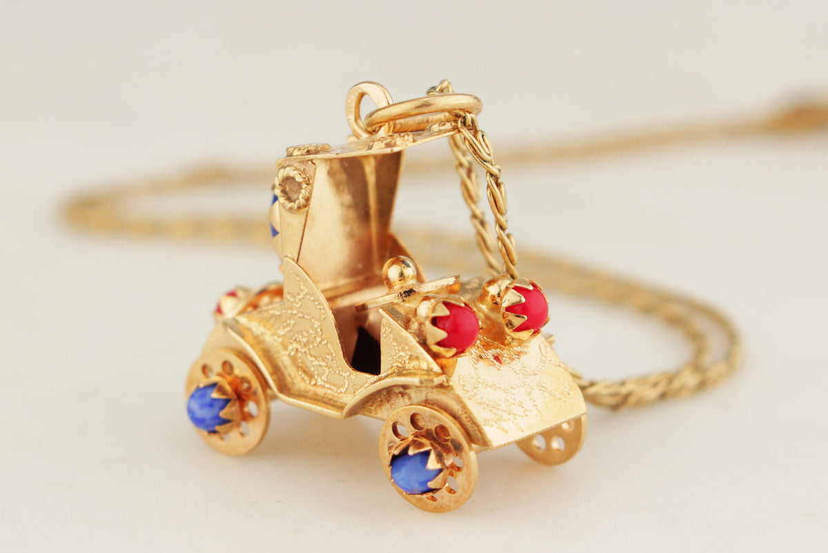 RETRO c1970 CORAL &amp; LAPIS LAZULI OLDSMOBILE PENDANT 14ct GOLD