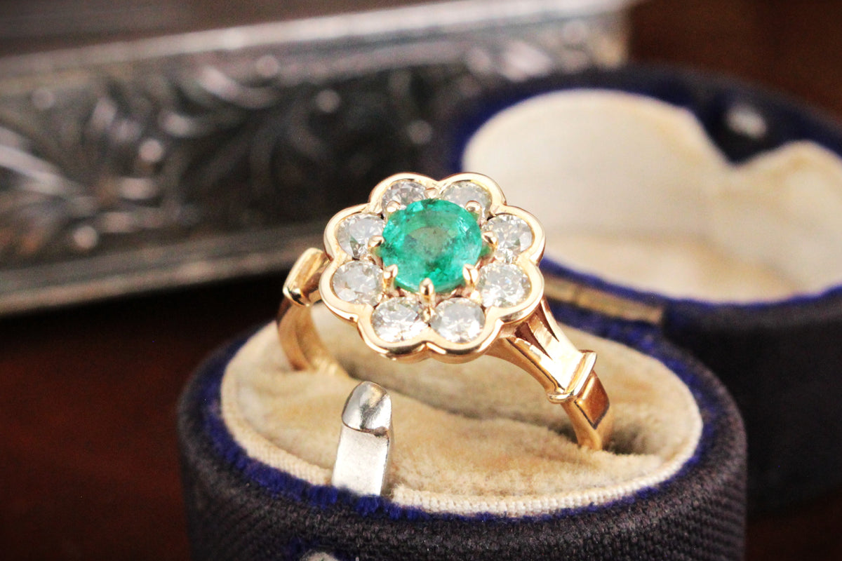 EMERALD &amp; DIAMOND CLUSTER RING 14ct GOLD