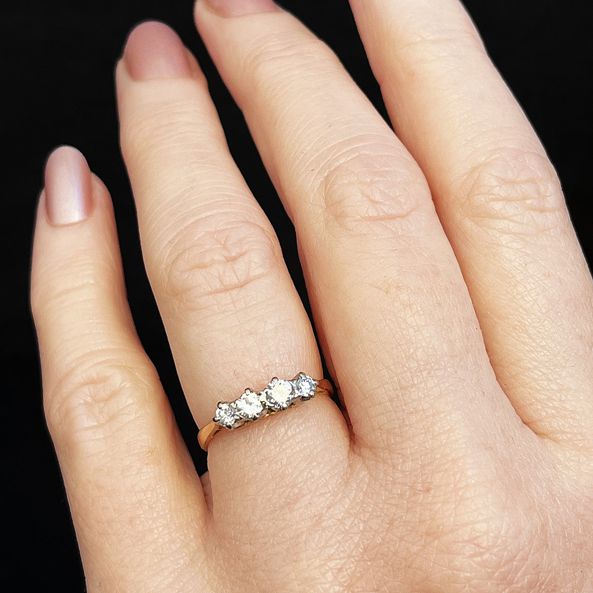 VINTAGE c1940 FOUR STONE .47ct DIAMOND RING 18ct GOLD