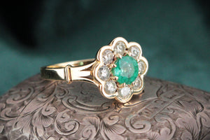 EMERALD & DIAMOND CLUSTER RING 14ct GOLD