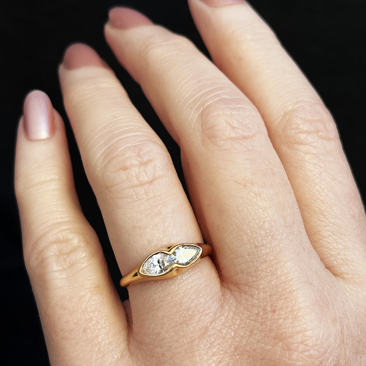 CONTEMPORARY 1ct DIAMOND RING IN 18ct GOLD