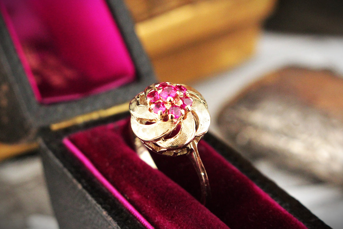 VINTAGE MID CENTURY c1960 SYNTHETIC PINK SPINEL RING 9ct GOLD