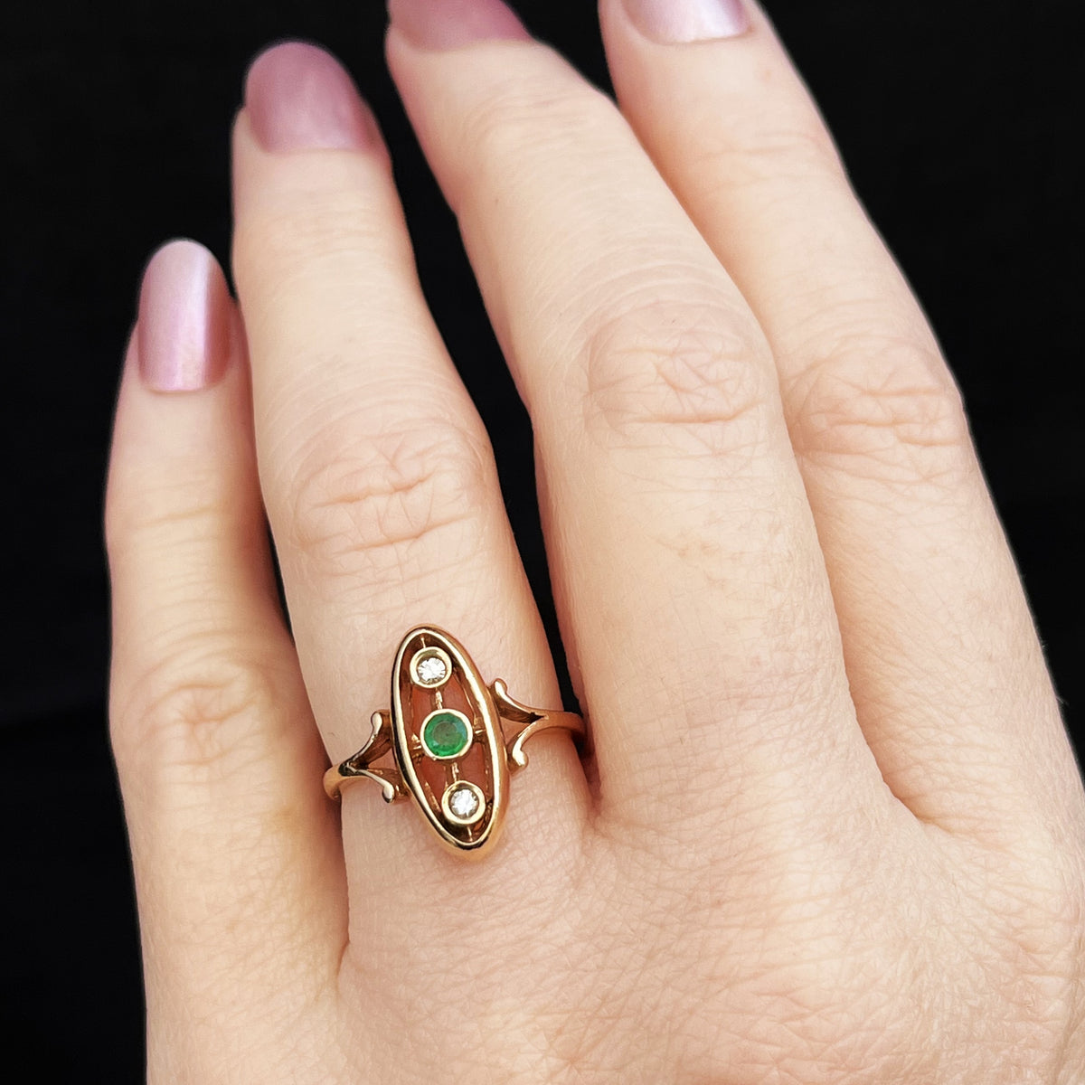 VINTAGE DIAMOND &amp; EMERALD RING 9ct GOLD