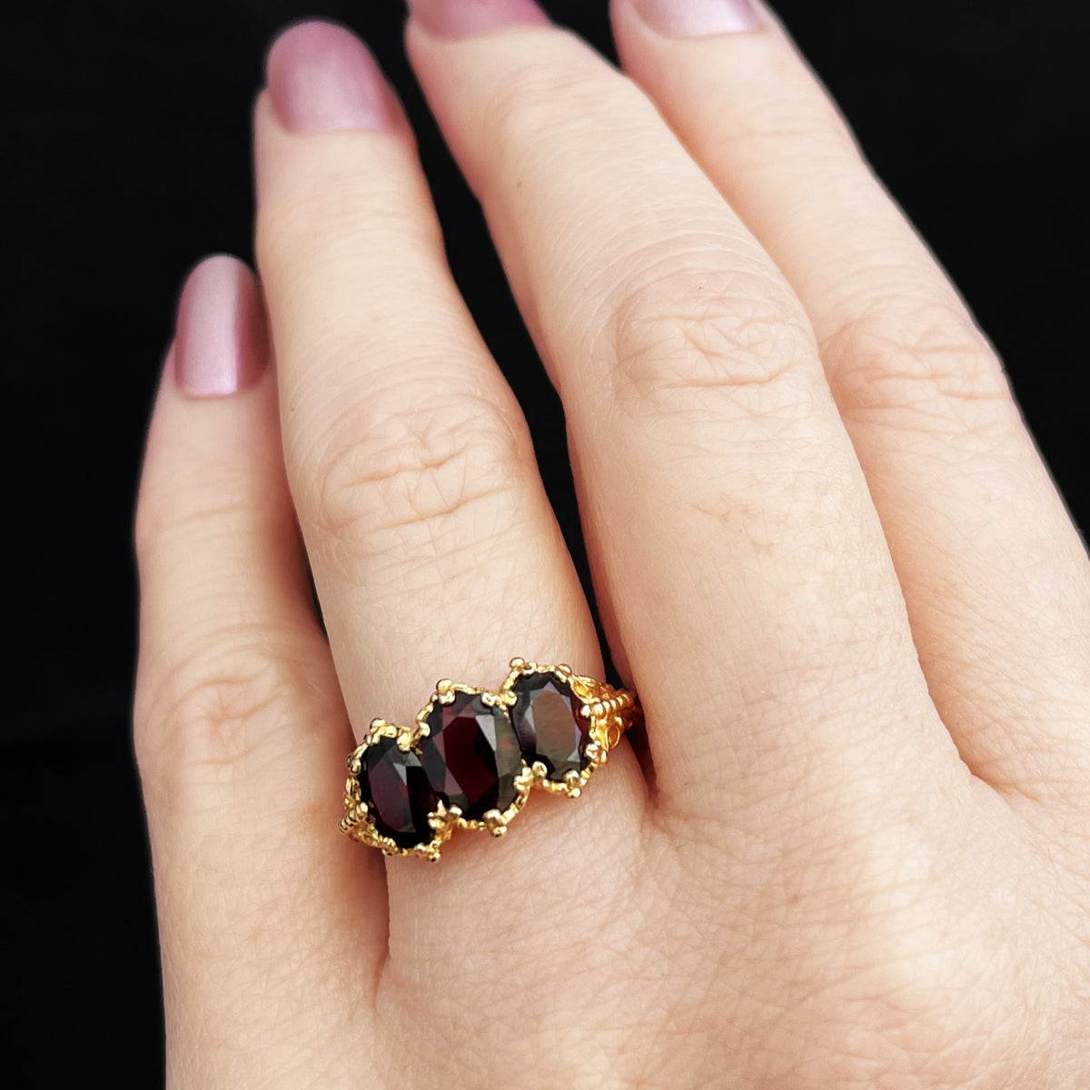 RETRO 1974 GARNET TRILOGY RING 9CT GOLD