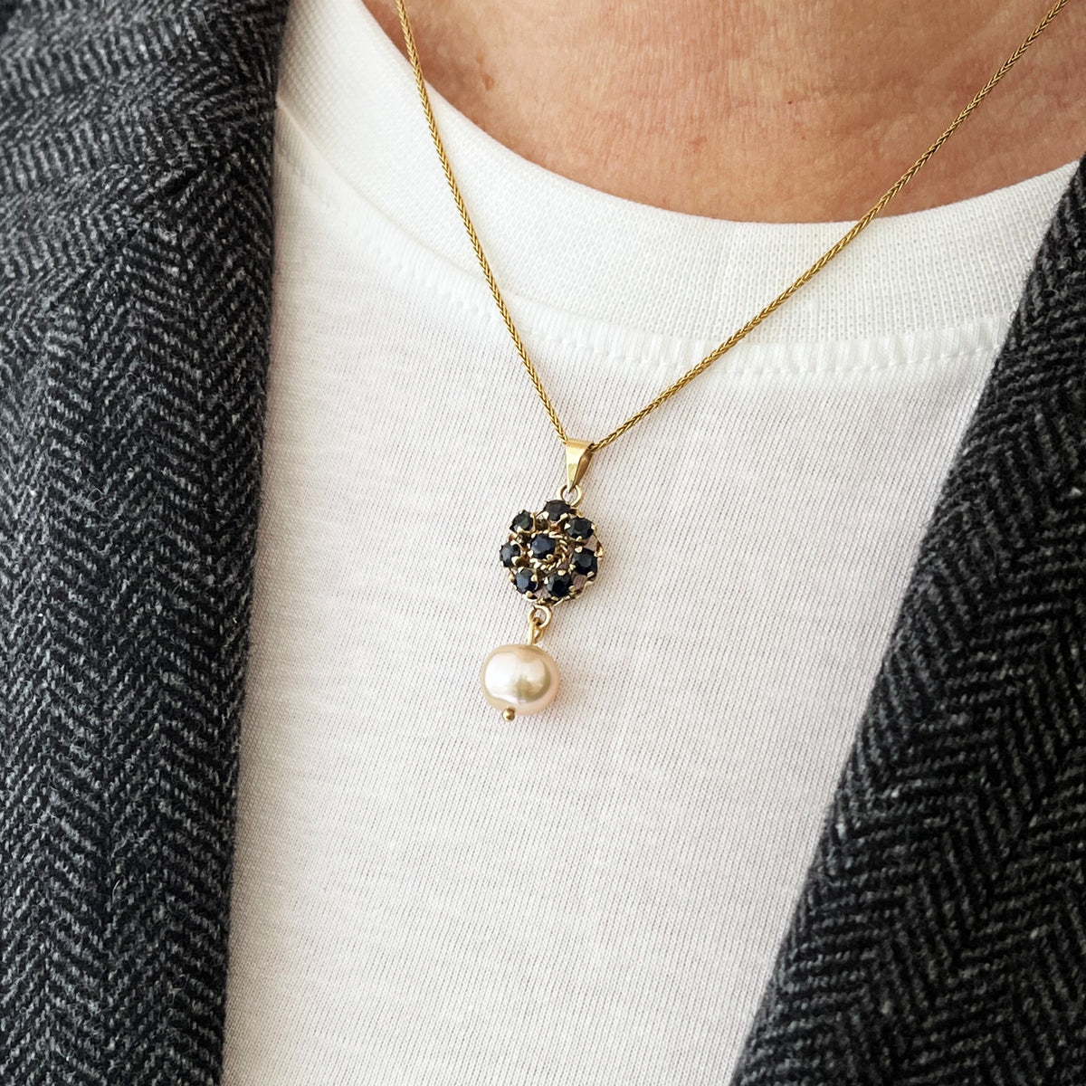 VINTAGE SAPPHIRE &amp; PEARL PENDANT 18ct GOLD