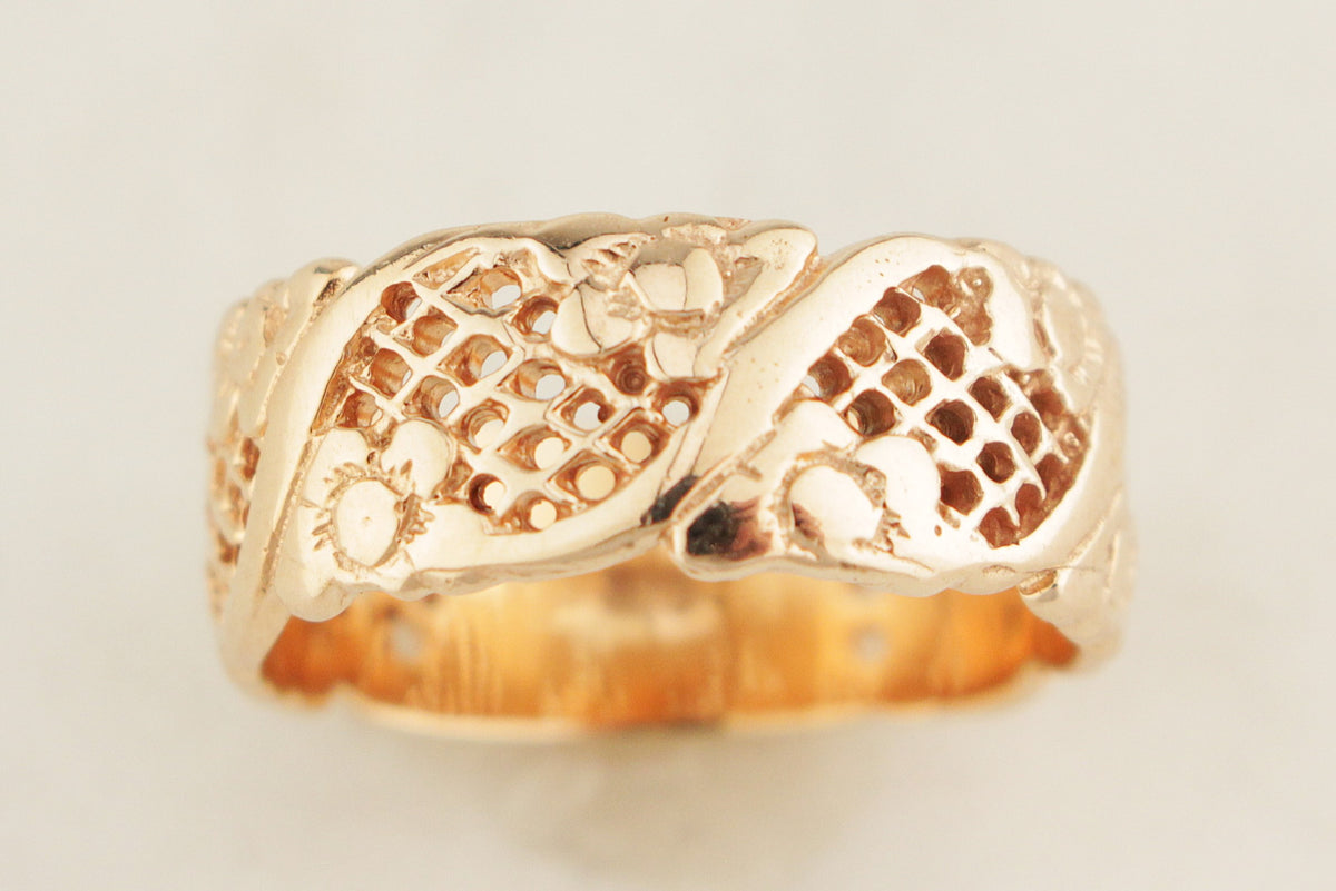 VINTAGE ESTATE ETCHED &amp; PEIRCED 7.65mm BAND 9ct GOLD