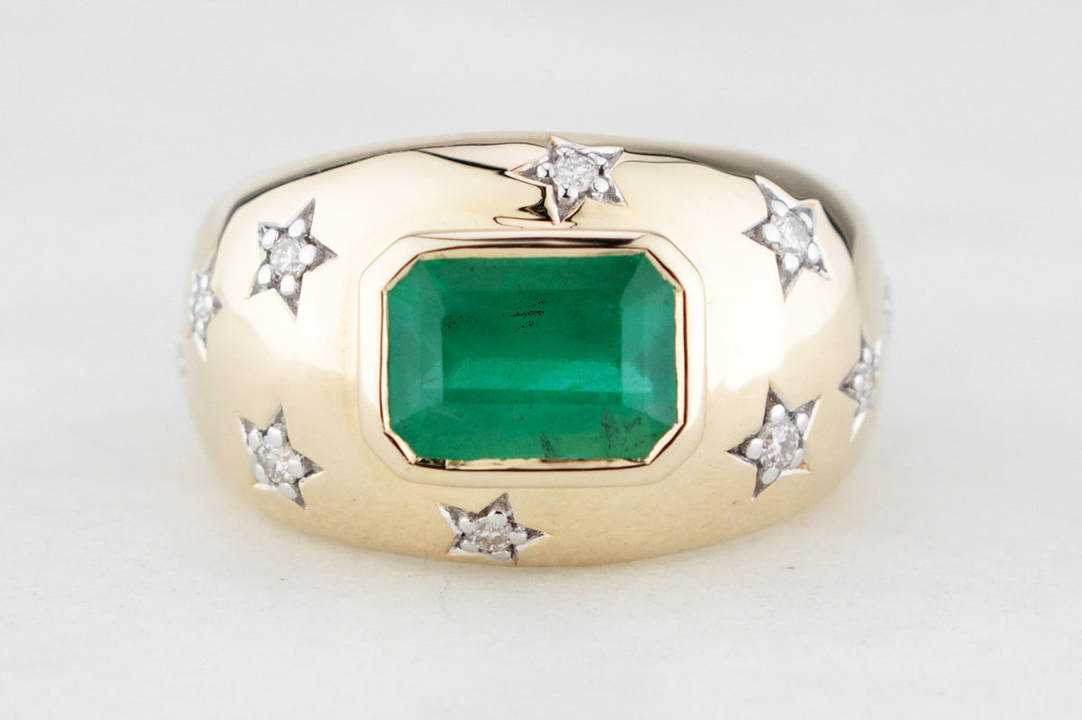 CONTEMPORARY EMERALD &amp; DIAMOND RING 14ct GOLD