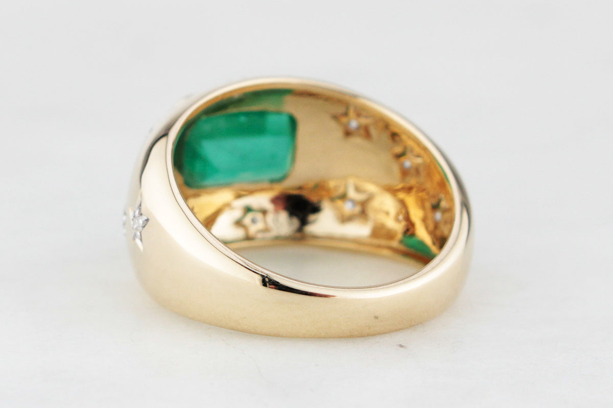 CONTEMPORARY EMERALD &amp; DIAMOND RING 14ct GOLD