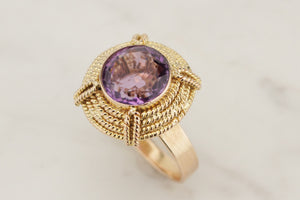 VINTAGE RETRO ERA c1940 AMETHYST COCKTAIL RING ON 14ct YELLOW GOLD