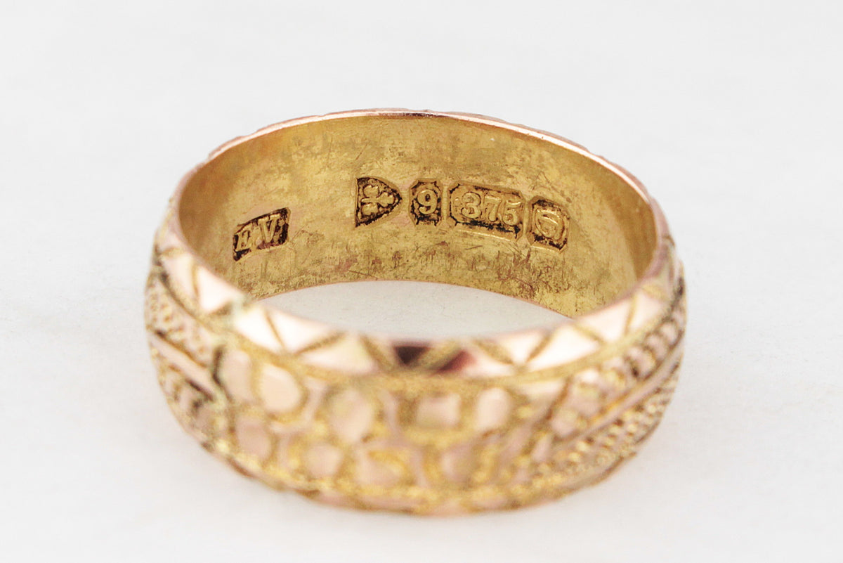 ANTIQUE EDWARDIAN 1904 ETCHED BAND 9ct GOLD