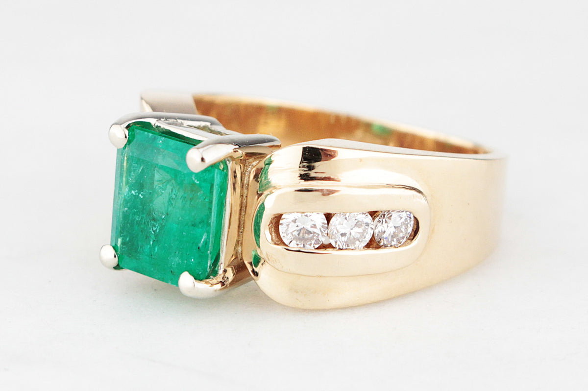 VINTAGE 1940/50’s EMERALD &amp; DIAMOND RING 14ct GOLD