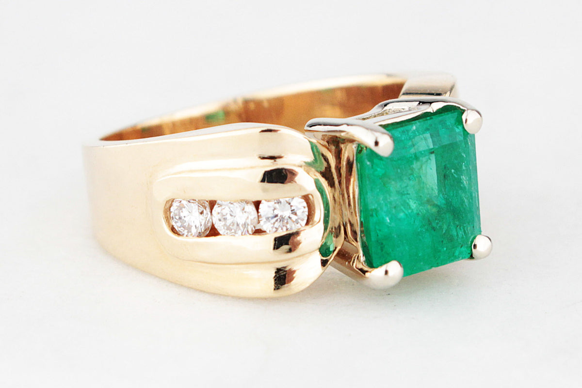VINTAGE 1940/50’s EMERALD &amp; DIAMOND RING 14ct GOLD