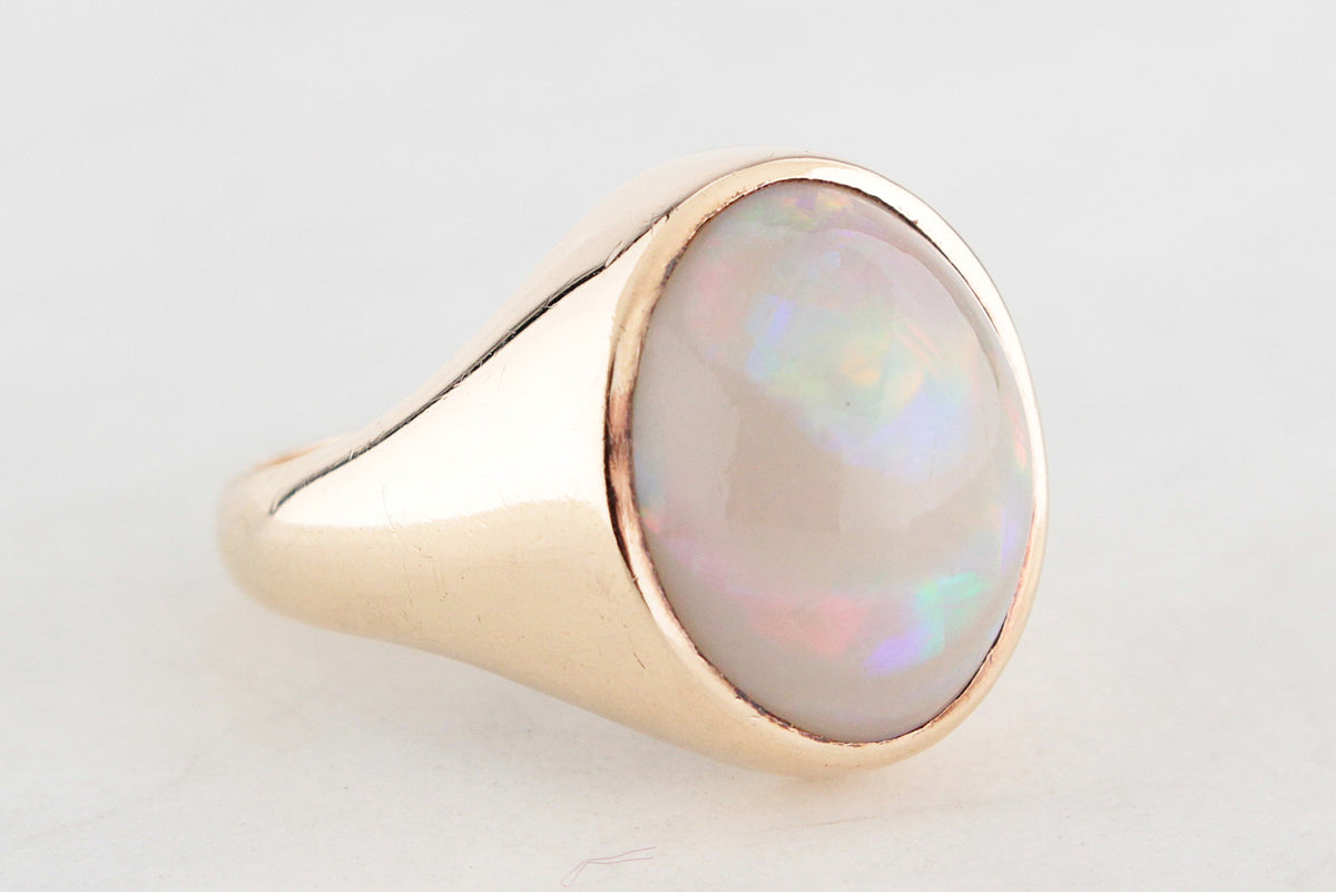 VINTAGE SOLID OPAL RING 9ct GOLD