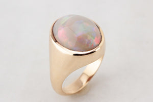 VINTAGE SOLID OPAL RING 9ct GOLD