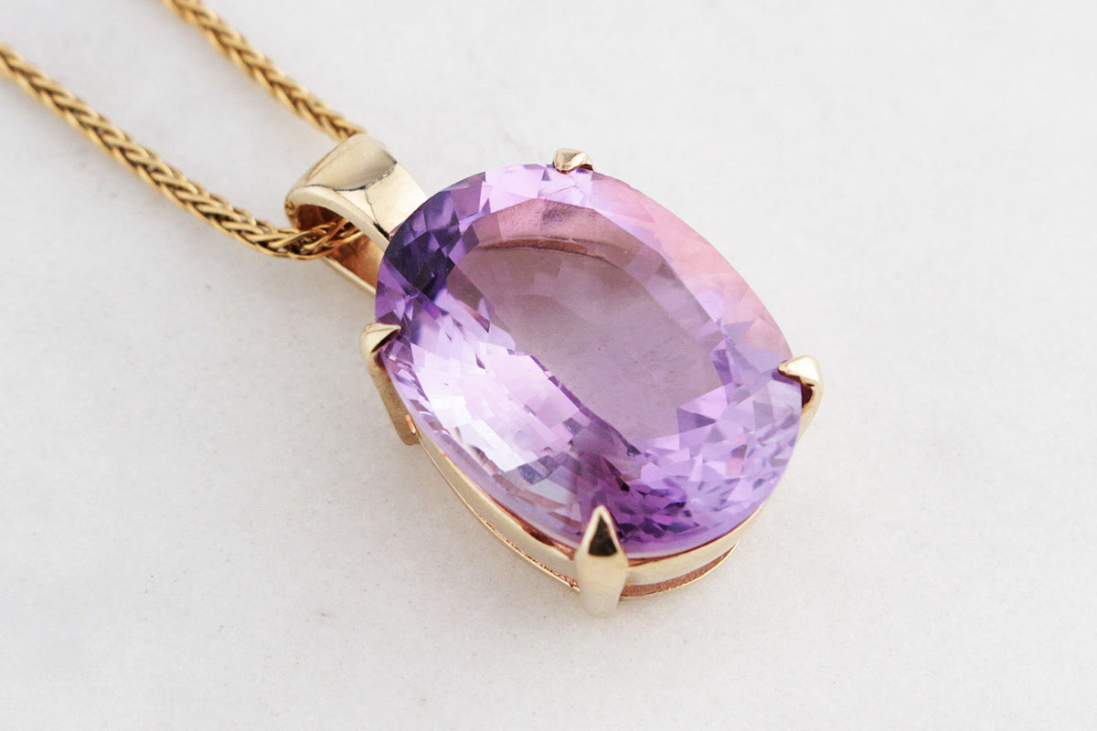 CONTEMPORARY 8.70ct AMETHYST PENDANT 9ct GOLD