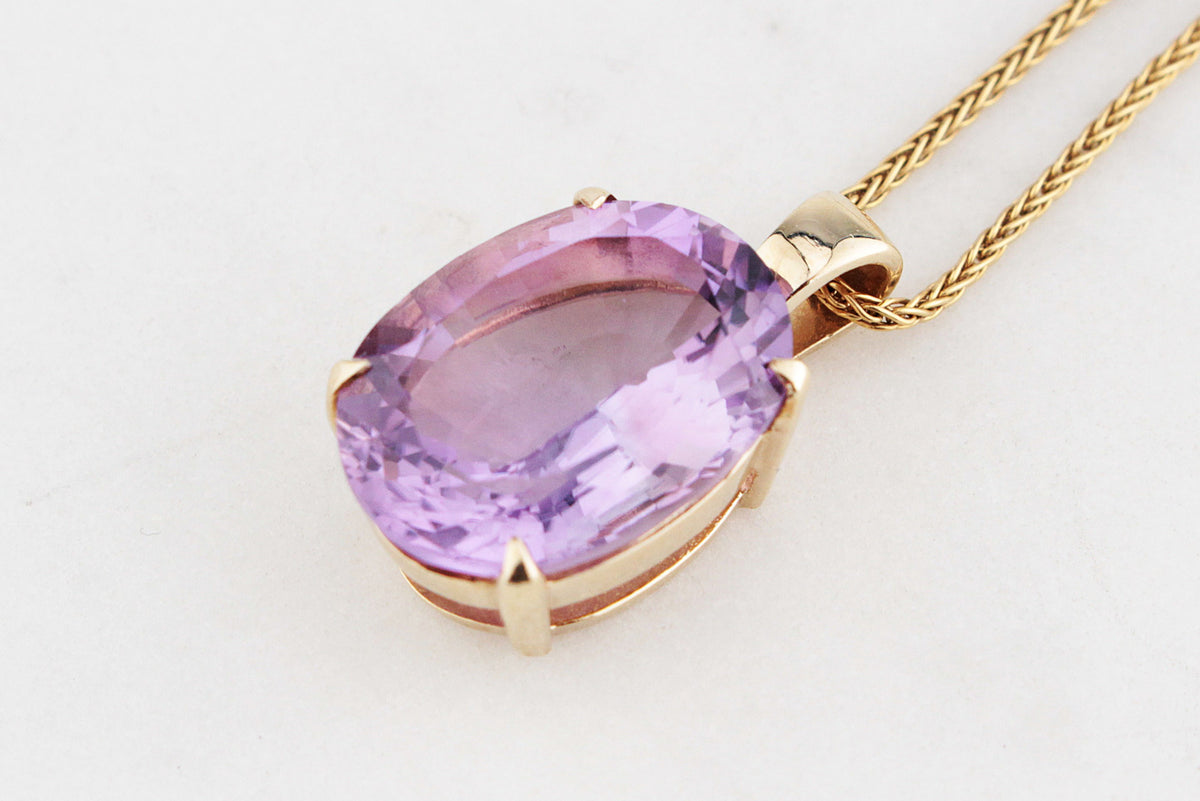 CONTEMPORARY 8.70ct AMETHYST PENDANT 9ct GOLD